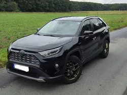 Gebraucht 2019 Toyota RAV4 Hybrid Lounge SUV | 32.700 € (Etwas zu teuer)