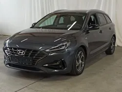 Silber Gebraucht 2021 Hyundai i30 Intro Edition Limousine | 19.950 € (Fairer Preis)