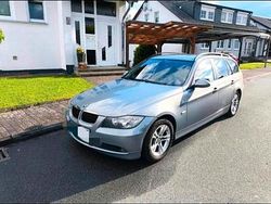 Silber Gebraucht 2007 BMW 320 Kombi | 4.490 €