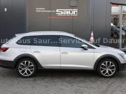 Silber metallic Gebraucht 2016 Seat Leon X-Perience 4Drive Kombi | 23.680 € (Teuer)