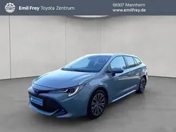Manhattangrau metallic Gebraucht 2022 Toyota Corolla Team Kombi | 24.690 € (Guter Preis)