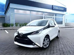 Weiß Gebraucht 2017 Toyota Aygo Edition-S Kleinwagen | 7.930 € (Guter Preis)