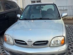 Silber Gebraucht 2001 Nissan Micra Limousine | 1.500 € (Etwas zu teuer)
