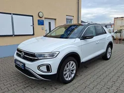 Purewhite mit dachfarb... Gebraucht 2024 VW T-Roc IQ Drive SUV | 28.690 € (Superpreis)