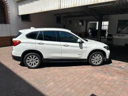 Weiß Gebraucht 2017 BMW X1 Performance SUV | 18.299 €