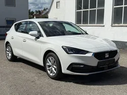 Weiß Gebraucht 2025 Seat Leon Style Limousine | 24.777 € (Superpreis)