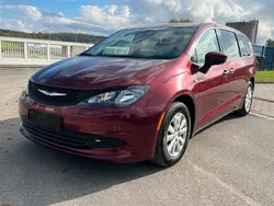 Rot Gebraucht 2019 Chrysler Pacifica Touring SUV | 20.900 €