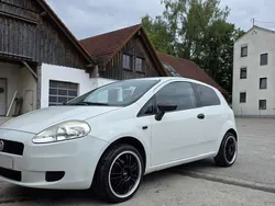 Weiß Gebraucht 2009 Fiat Grande Punto Active Kleinwagen | 2.499 € (Fairer Preis)