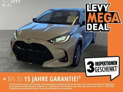 Weiß / schwarz Neu 2025 Toyota Yaris Hybrid Style Kleinwagen | 27.470 € (Fairer Preis)