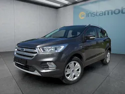 Grau Gebraucht 2019 Ford Kuga SUV | 16.299 € (Fairer Preis)