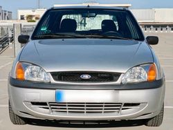 Silber Gebraucht 2000 Ford Fiesta Kleinwagen | 700 €