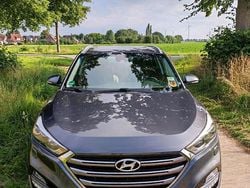 Grau Gebraucht 2018 Hyundai Tucson Premium SUV | 17.000 € (Fairer Preis)