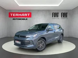 Grau Gebraucht 2024 VW Tiguan Life SUV | 35.487 € (Guter Preis)