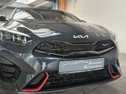 Grau Gebraucht 2022 Kia ProCeed GT Kleinwagen | 25.980 € (Fairer Preis)