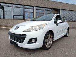 Weiß Gebraucht 2011 Peugeot 207 Premium Limousine | 4.999 € (Guter Preis)