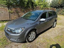 Moonlandgrau m2 Gebraucht 2005 Opel Astra Kombi | 3.490 € (Teuer)