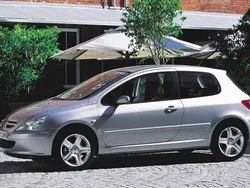 Grau Gebraucht 2004 Peugeot 307 Tendance Limousine | 5.000 €