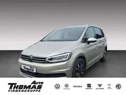Ivory silver metallic Gebraucht 2024 VW Touran Move Van / Kleinbus | 36.380 € (Guter Preis)