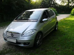 Silber Gebraucht 2007 Mercedes 200 Elegance Kleinwagen | 2.700 €