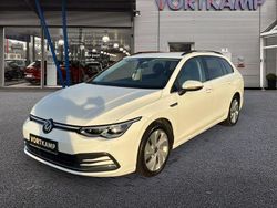 Pure white (weiß) Gebraucht 2021 VW Golf VIII Style Kombi | 24.480 € (Etwas zu teuer)
