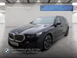 Schwarz Gebraucht 2024 BMW 520 Comfort Edition Kombi | 53.907 € (Guter Preis)