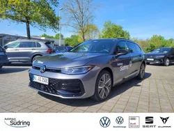 Diabasgrau / grenadillschwarz Gebraucht 2024 VW Passat R-line Kombi | 54.890 € (Teuer)