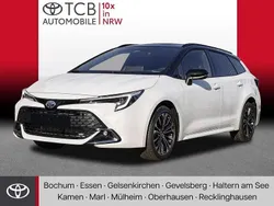 Platinumweiss/schwarz Gebraucht 2024 Toyota Corolla Kombi | 32.288 € (Teuer)