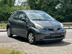 Grau Gebraucht 2007 Toyota Aygo Cool Kleinwagen | 3.300 € (Fairer Preis)