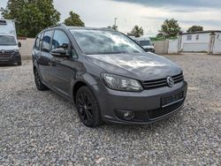 Grau Gebraucht 2012 VW Touran Style Van / Kleinbus | 8.500 € (Fairer Preis)