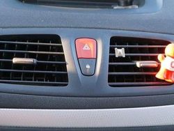 Silber Gebraucht 2012 Renault Mégane III Kombi | 6.500 € (Teuer)