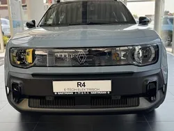Blau Neu 2025 Renault 4 E-Tech Komfort SUV | 34.649 € (Guter Preis)