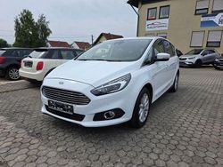 Weiß Gebraucht 2017 Ford S-MAX Titanium Van / Kleinbus | 15.990 € (Fairer Preis)