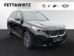 Saphirschwarz metallic Neu 2025 BMW X1 M Sport SUV | 48.490 € (Fairer Preis)