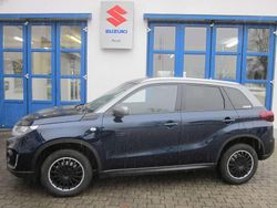 Sphere blue/galactic grey met. Gebraucht 2024 Suzuki Vitara Comfort SUV | 21.900 € (Fairer Preis)