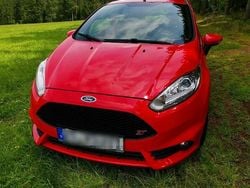 Rot Gebraucht 2016 Ford Fiesta Sport Kleinwagen | 6.500 € (Guter Preis)