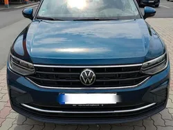 Blau Gebraucht 2023 VW Tiguan Move SUV | 29.800 € (Guter Preis)