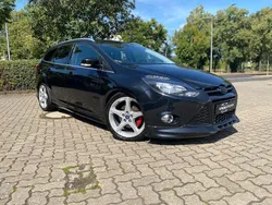 Schwarz Gebraucht 2013 Ford Focus Titanium Kombi | 5.499 € (Guter Preis)