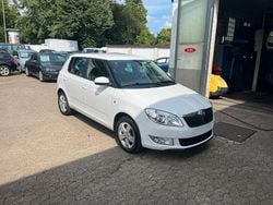 Weiß Gebraucht 2013 Skoda Fabia Kleinwagen | 3.980 € (Fairer Preis)
