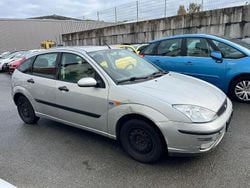 Grau Gebraucht 2004 Ford Focus Trend Limousine | 1.499 € (Guter Preis)