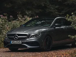 Grau Gebraucht 2018 Mercedes CLA45 AMG AMG Coupé | 35.300 € (Fairer Preis)