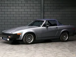 Triumph TR8