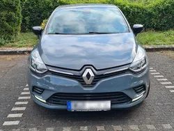 Grau Gebraucht 2018 Renault Clio IV LIMITED Kleinwagen | 7.250 € (Fairer Preis)