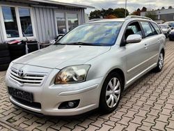 Silber Gebraucht 2006 Toyota Avensis Sol Kombi | 1.750 € (Guter Preis)
