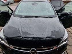 Schwarz Gebraucht 2017 Opel Astra Innovation Kombi | 8.800 € (Guter Preis)