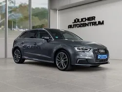 Grau Gebraucht 2019 Audi A3 Sportback e-tron Design Limousine | 18.990 € (Fairer Preis)
