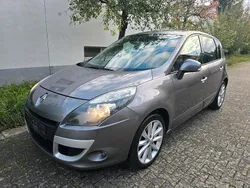 Grau Gebraucht 2010 Renault Scénic III Van / Kleinbus | 2.799 € (Guter Preis)