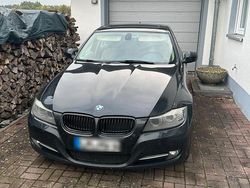 Schwarz Gebraucht 2011 BMW 325 Exclusive Limousine | 4.400 €