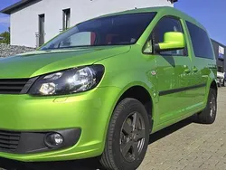 Grün Gebraucht 2015 VW Caddy Trendline Van / Kleinbus | 8.690 € (Fairer Preis)