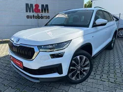 Weiss Gebraucht 2022 Skoda Kodiaq Clever SUV | 30.900 € (Fairer Preis)
