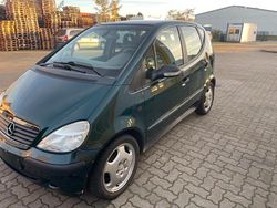 Grün Gebraucht 2004 Mercedes A140 Classic Limousine | 750 €